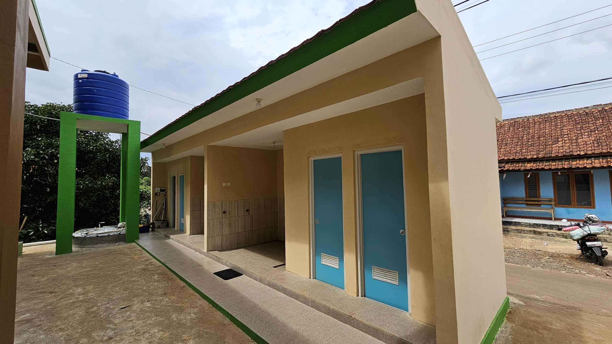 Exterior of the washing facilities beside the mosque.